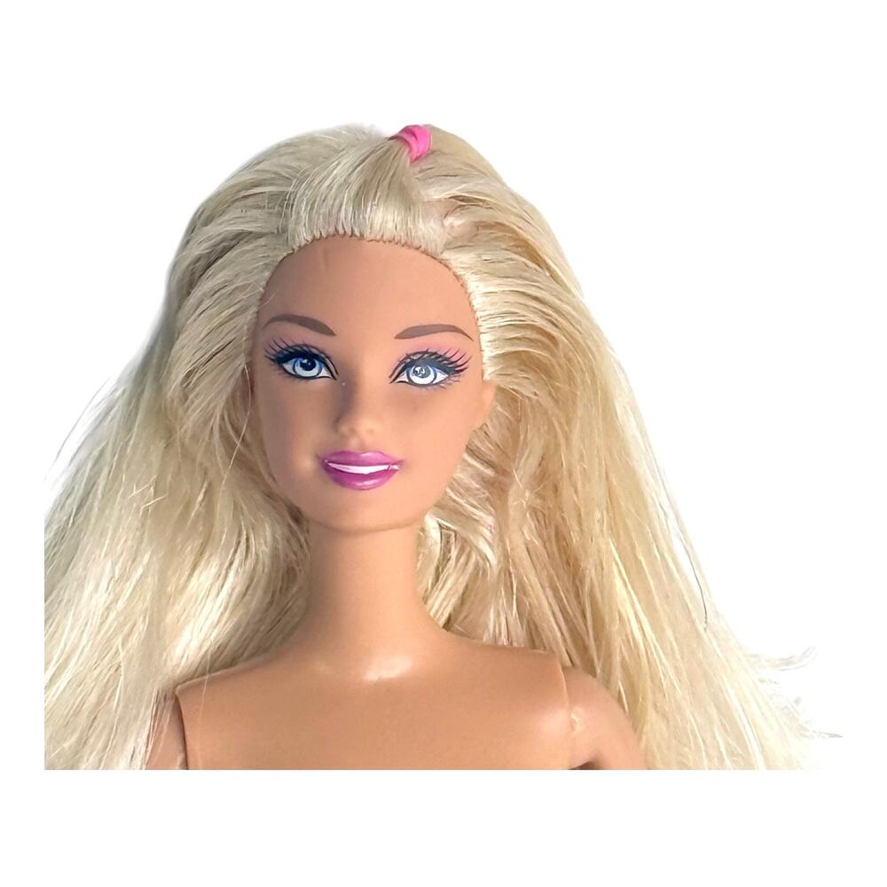 Barbie Doll Push Button Back Speaker No Sounds Blonde Hair Blue Eyes 2011 Mattel